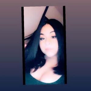 Meet your Posher, Estefania